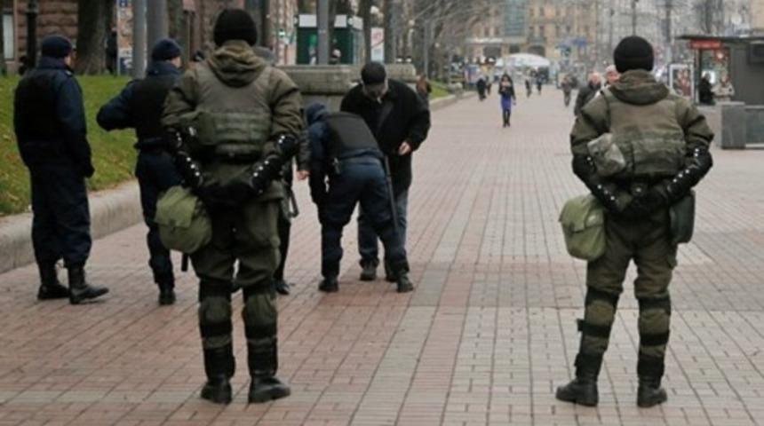 &Ouml;zel tim ve asayış şube yanlışlıkla &ccedil;atıştı: 5 polis &ouml;ld&uuml;