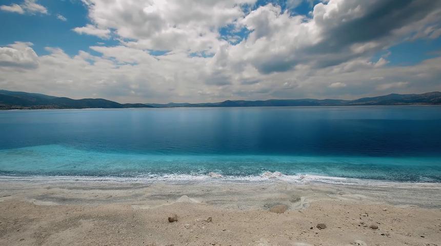 Son görüntüsü sosyal medyada gündem olmuştu! Bakan Kurum'dan Salda Gölü açıklaması: Su çekilmesi, insan kaynaklı değil