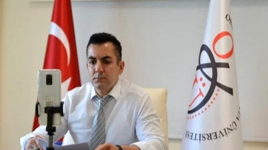 Üniversitede ders sırasında kahreden olay! Kalp krizi geçiren öğretim üyesi hayatını kaybetti