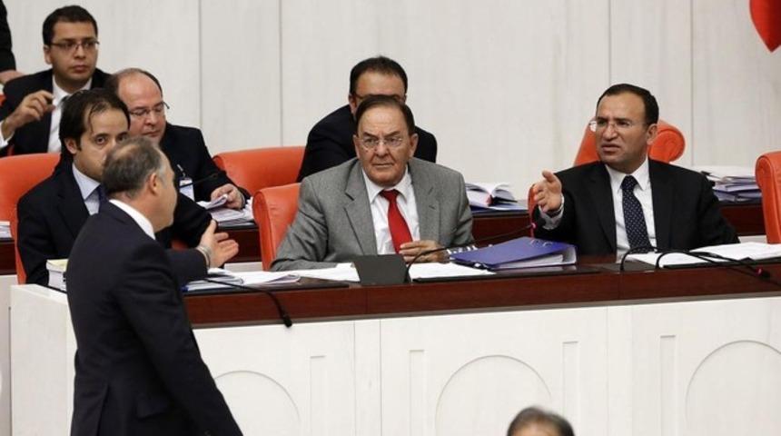 Meclis&rsquo;te &lsquo;ka&ccedil;ak saray&rsquo; tartışması