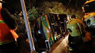 Tayvan'da tur otobüsü devrildi 32 kişi hayatını kaybetti