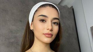 Semih Öztürk'ün eşi Kurretulayn Matur tarzıyla tam puan aldı! Pamuk şeker gibisiniz