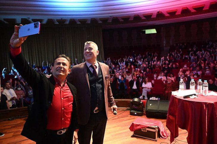 Metin Şentürk özel çocuklar için Tuzla’da sahne aldı G4