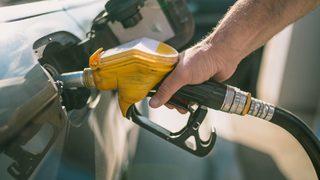 Benzinde indirim beklentisi! Peş peşe gelen zamların ardından sürpriz gelişme...