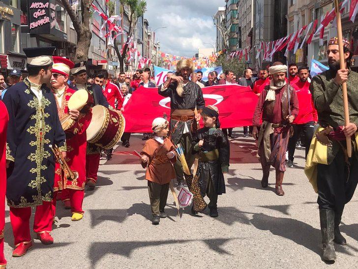 Ümraniye'de 19 Mayıs, 'Gençlik ve Spor' yürüyüşüyle kutlandı G3