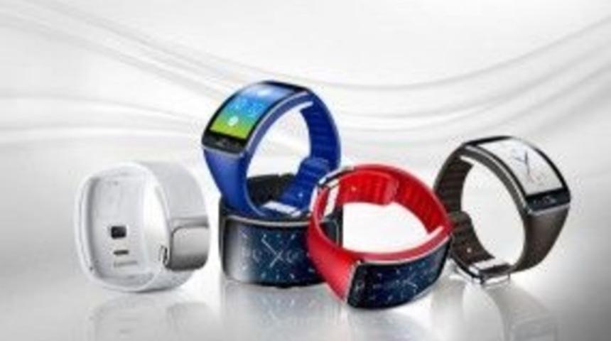 Samsung Gear S ilk g&uuml;n&uuml;nde 10 bin satmayı başardı