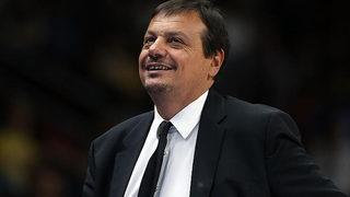 Anadolu Efes, Yunan rakibi Olympiakos'u yenerek finale yükseldi! Ergin Ataman: Bir bayram da burada yaşıyoruz