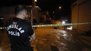 Adana'da sokak ortasında silahlı çatışma: 1 ölü