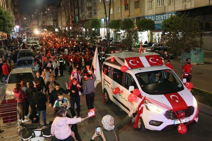 Gaziosmanpaşa’da 19 Mayıs fener alayı ve konserle kutlandı G3