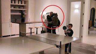 Kourtney Kardashian ve Travis Barker'ın öpüşmeleri aile içinde gündemde! Anne öpüşme