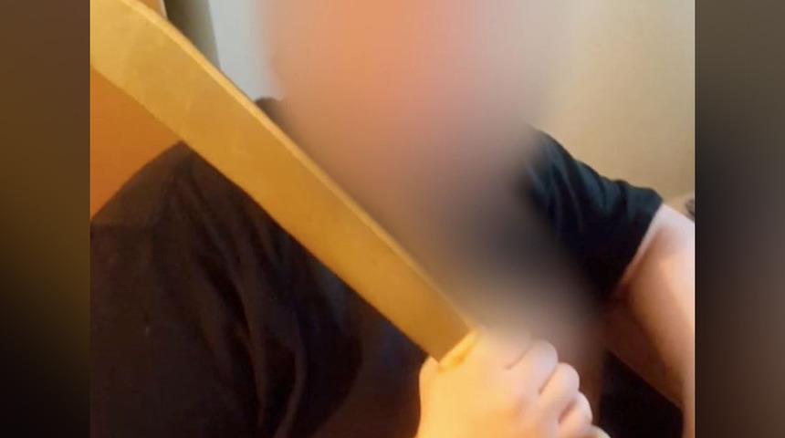 MI5 muhbiri sevgilisinden şiddet g&ouml;ren kadın anlatıyor: "Bana cinsel tacizde bulunuyor, 'Konuşursan seni &ouml;ld&uuml;r&uuml;rler' diyordu"