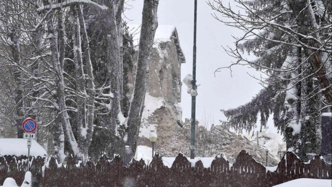 İtalya'da art arda 3 depremin ardından &ccedil;ığ: &Ccedil;ok sayıda &ouml;l&uuml;!