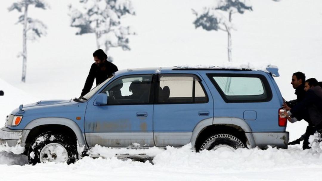 Afganistan'da &ccedil;ığ felaketi t&uuml;m k&ouml;y&uuml; yuttu: 54 &ouml;l&uuml;!