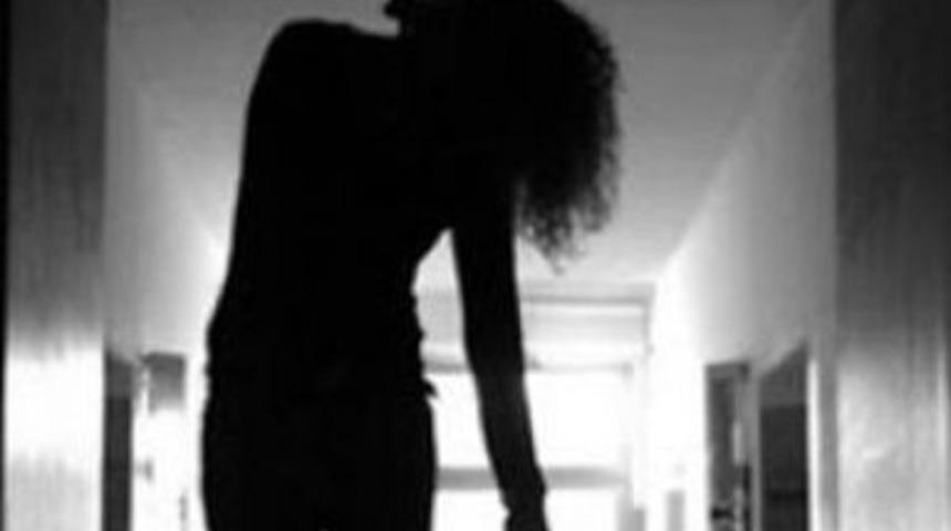 "Cenazeme kimse gelmesin" yazdı, intihar etti