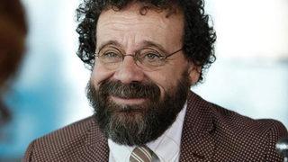 Ünlü oyuncu Reha Özcan çoban köpeklerinin saldırısına uğradı! Yürüyemiyorum