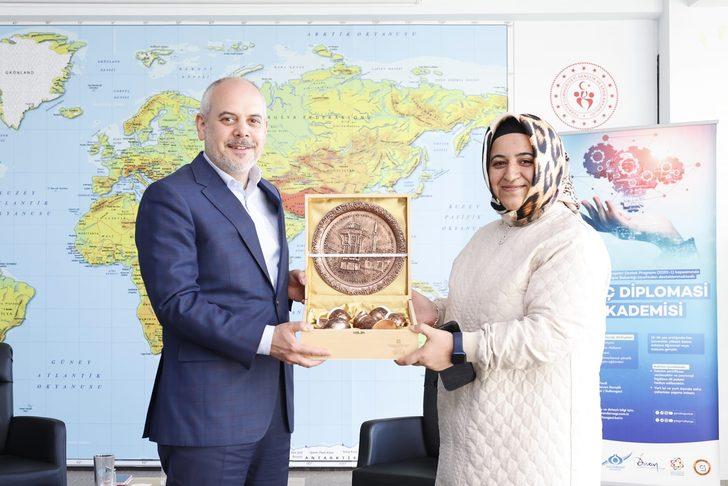 Sultangazi’de gençler, diplomasi dünyasından uzman isimlerle buluşuyor G5