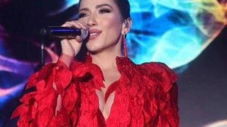 Burcu Güneş'in altın kaplama elbisesinin fiyatı dudak uçuklattı!