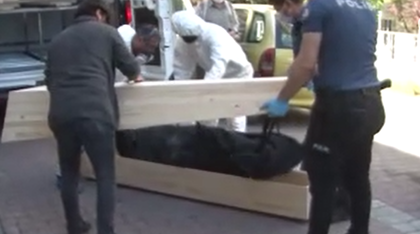 Avcılar'da kokunun nedeni belli oldu! Kahreden manzara: 10 g&uuml;nd&uuml;r evinde &ouml;l&uuml; kalmış