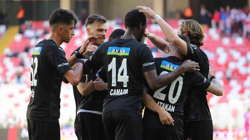 Sivasspor ligi 3 puanla kapattı! Ziraat Türkiye Kupası'nın provasında Kayserispor boynu bükük ayrıldı