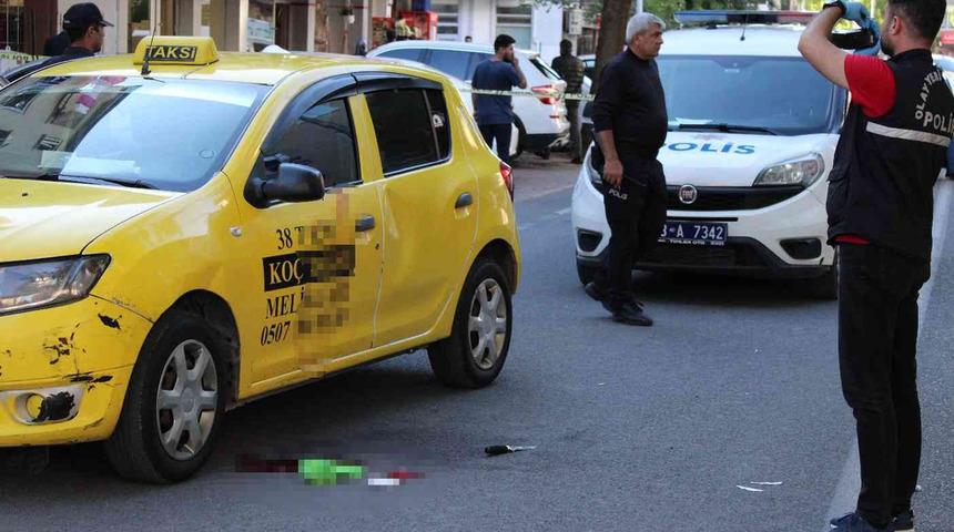 Kayseri'de dehşet! Kendi şoförlerinin önünü kesip başından vurdu