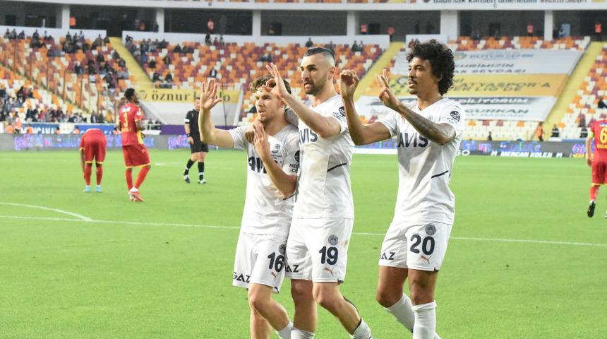 Son dakika: Fenerbahçe, Yeni Malatyaspor'u rahat geçti ve Şampiyonlar Ligi biletini kaptı!