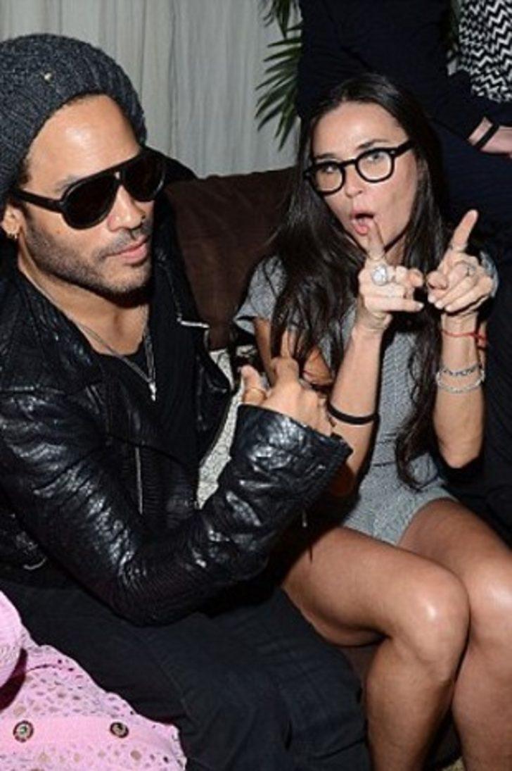 Deni Moore'dan Seksi dans G5