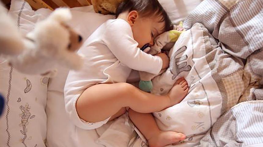 Esrarengiz bebek ölümlerinin nedeni belli oldu! Gizemi araştırmacı anne çözdü