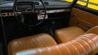 Üzerine battaniye örtüyor! Çocukluğundan beri hayran olduğu arabasını korkudan satılığa çıkardı