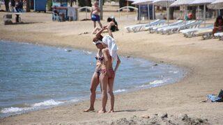 Bodrum'da hava ısındı, plajlar doldu
