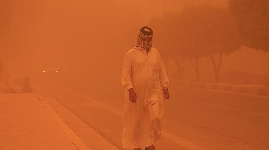 Komşuda kum fırtınası alarmı! "Evden dışarı çıkmayın"