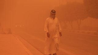 Komşuda kum fırtınası alarmı! Evden dışarı çıkmayın