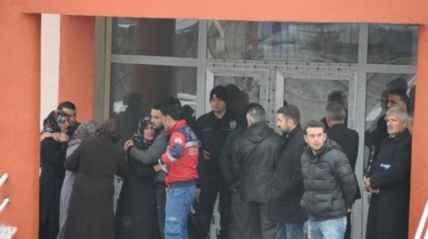 Hakkari'de tesisat ustası, okul inşaatında kendini astı