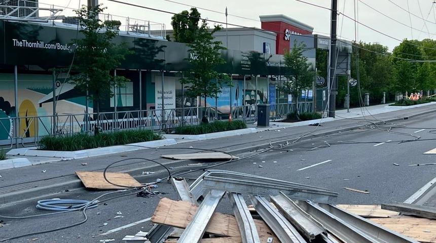 Kanada'yı fırtına vurdu! 8 kişi &ouml;ld&uuml;, 1 milyon kişi elektriksiz kaldı