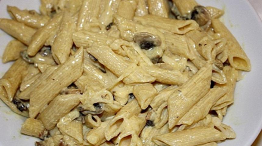 K&ouml;ri Soslu Tavuklu Makarna