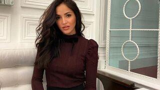 Survivor Berna Keklikler plaj pozuyla resmen büyüledi! Güneşin tadını çıkardı...