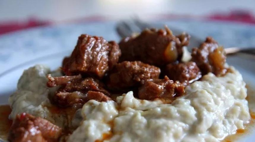 FARKLI BİR LEZZET ETLİ MÜTEBBEL! Gelinim Mutfakta etli mütebbel nasıl yapılır? Etli mütebbel tarifi ve malzemeleri nelerdir?