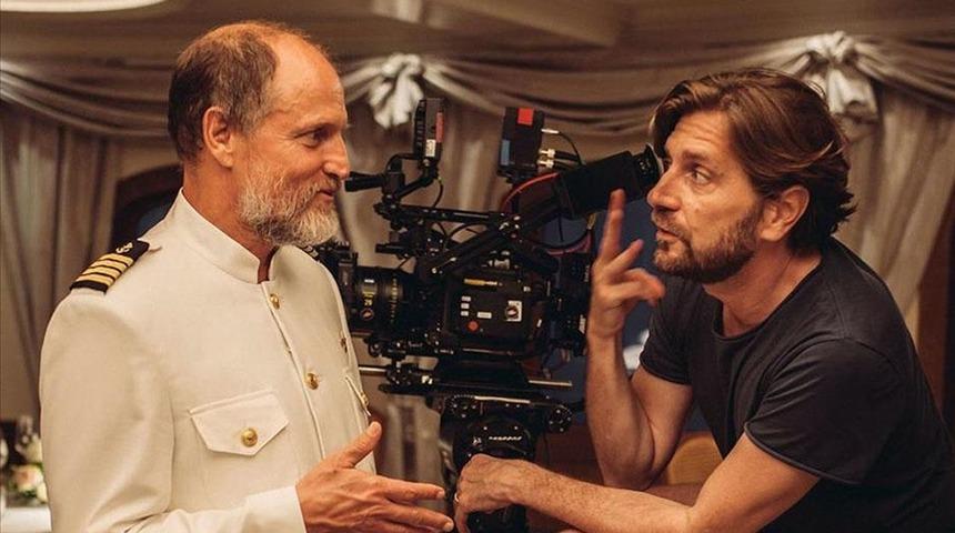 "Hüzün Üçgeni", 75. Cannes Film Festivali'nde sinemaseverlerle buluştu