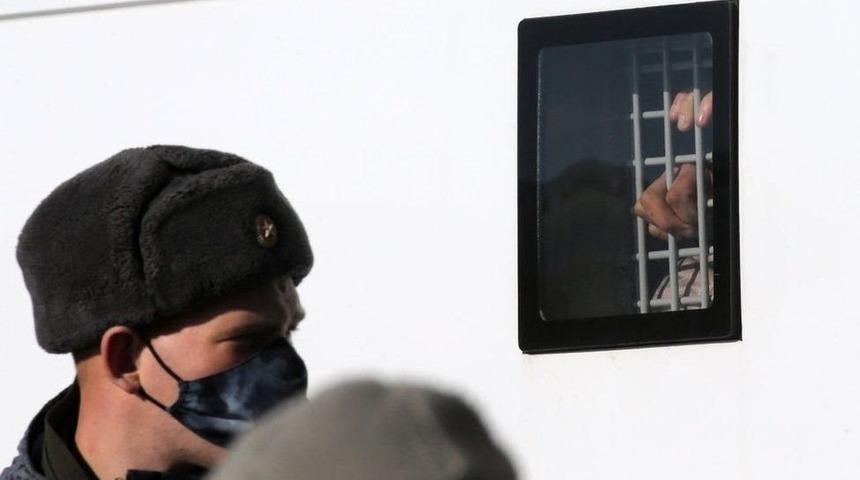 Ukrayna savaşı: Putin yalan haber kanunuyla ger&ccedil;eklere de mi savaş a&ccedil;tı?