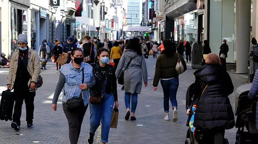 Milyonlar bu haberi bekliyor! Toplu taşımada maske zorunluluğu kalkıyor mu?
