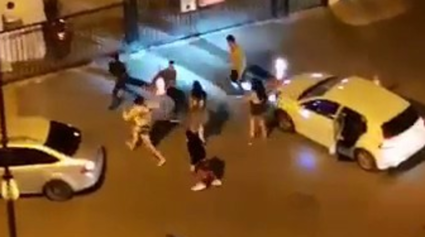 Ateş açılmasına da aldırmadılar! Esenyurt'ta polise dubalı saldırı