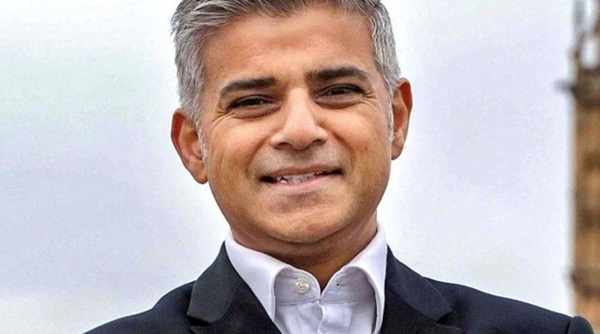 Londra Müslüman belediye başkanına emanet
