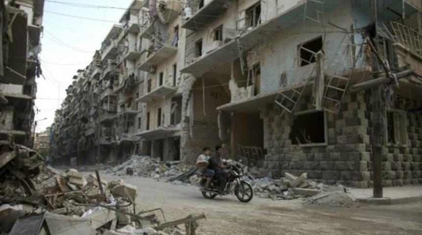 Suriye ordusu Halep'te 'muhalifleri vuruyor'