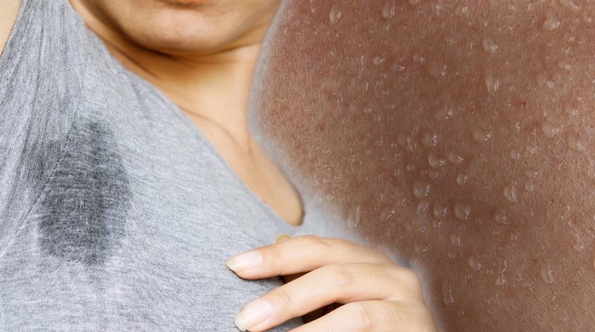 Asla küçümsemeyin! En ölümcül hastalığın belirtisi olabilir: Aşırı terliyorsanız... Akciğer kanseri belirtileri