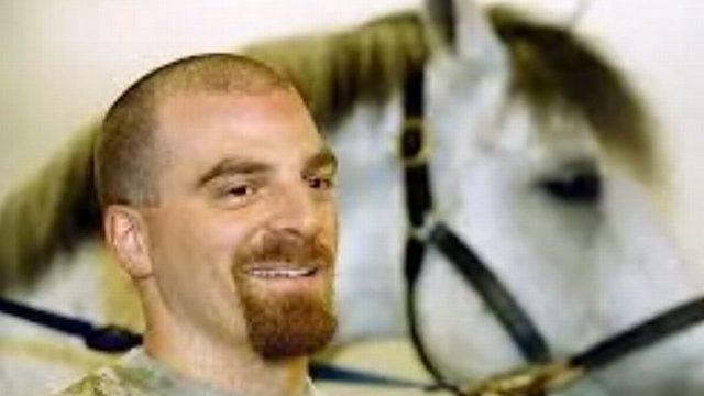 Bu hayvan çiftliğinin her karesi iğrenç! Cinsel ilişki satın alıyorlar, bir de kameraya çekiyorlar