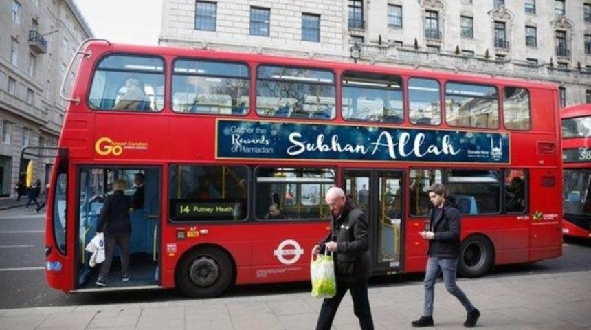 Londra otobüslerine 'Subhan Allah' yazısı