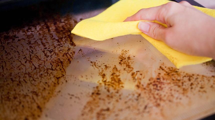 Yapışan yiyecekleri kolayca &ccedil;ıkarmanız &ccedil;ok basit! Her evde olan malzeme ile&hellip; 