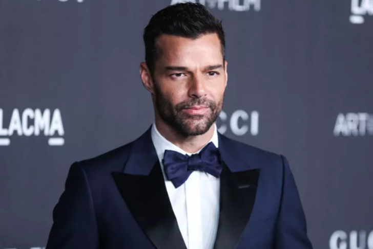 Grammy Ödüllü şarkıcı Ricky Martin, yeni projesini açıkladı! Diziyle geri geliyor