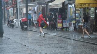 Meteoroloji'den 13 il için sarı kodlu alarm! AKOM'dan İstanbul için kritik uyarı: Kuvvetli yağış ve fırtına geliyor