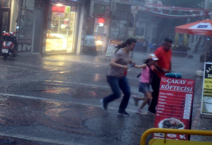 Bir anda bastırdı! Vatandaşlar zor anlar yaşadı G1