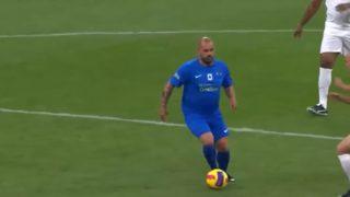 Galatasaray'ın eski yıldızı Wesley Sneijder, görüntüsüyle çok şaşırttı!